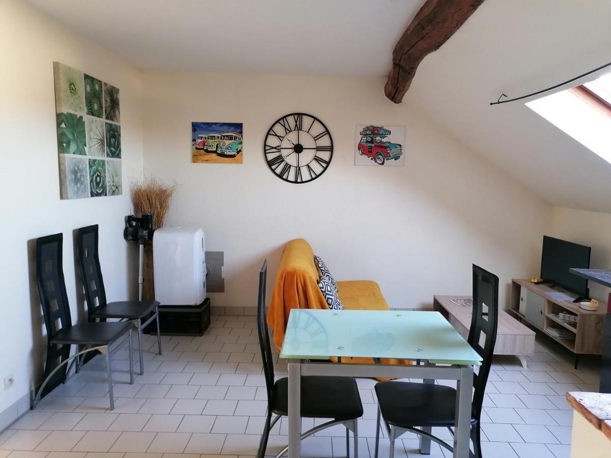 Appartement T2 avec parking privé à Doué la fontaine Esterno foto