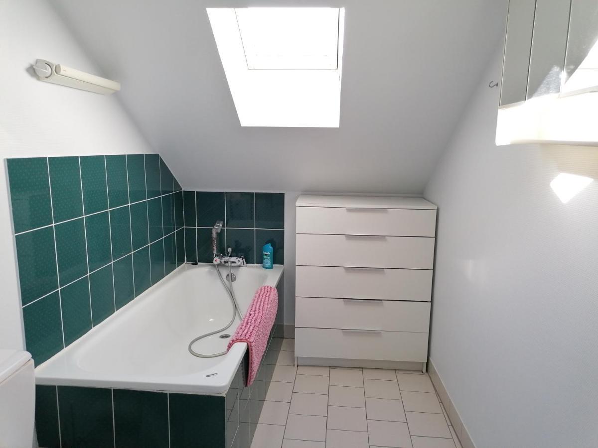 Appartement T2 avec parking privé à Doué la fontaine Esterno foto