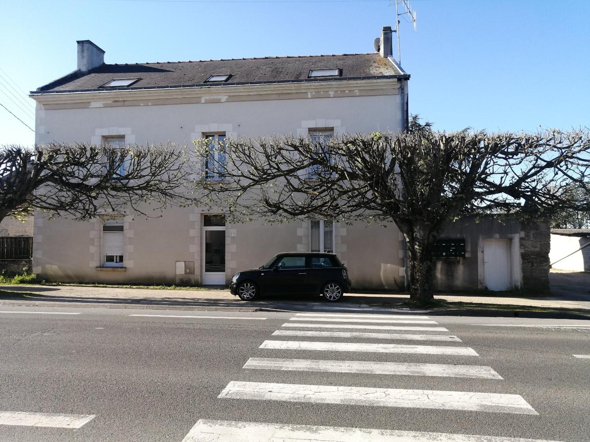 Appartement T2 avec parking privé à Doué la fontaine Esterno foto